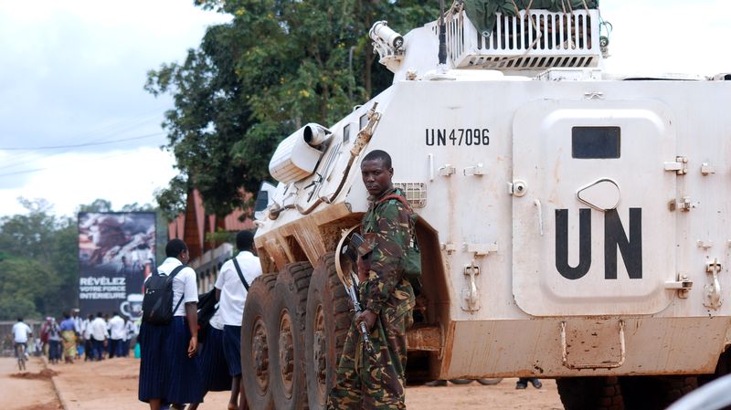 RDC : des manifestants envahissent et incendient une partie d’un camp de l’ONU à Beni