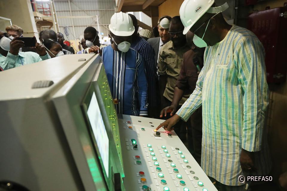 Filière coton biologique : le président du Faso inaugure une usine d’égrenage à Koudougou