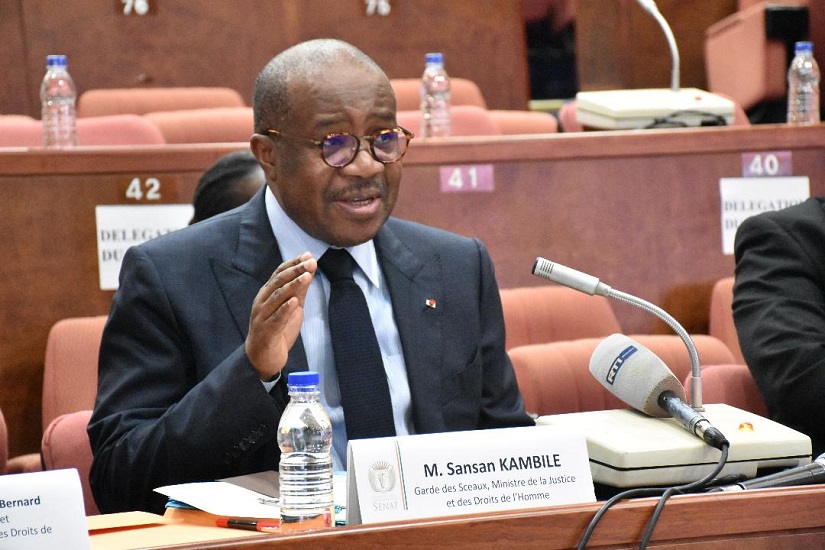 Côte d’Ivoire : Le gouvernement annonce des poursuites contre les créateurs du Conseil national de transition