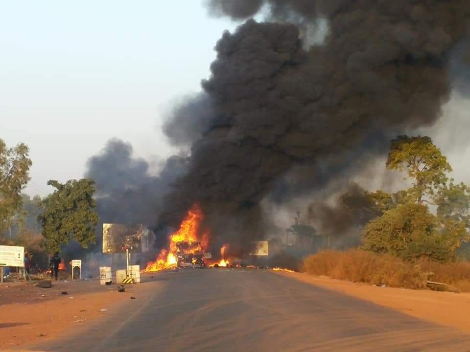 Incendie d’un car à Yimdi (RN1) : 06 décès et 14 personnes bléssés