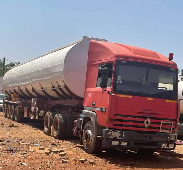 Fraude d’hydrocarbures : la brigade mobile des douanes saisit un camion-citerne