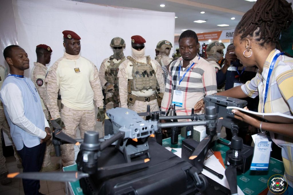 Le Président de la Transition au Salon International Synergie Sûreté, Sécurité et Défense