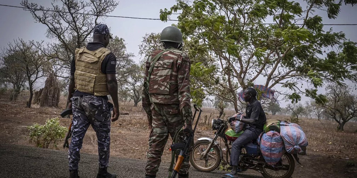 Au moins sept membres des forces de sécurité béninoises et cinq gardes forestiers ont été tués lors d'une attaque dans le parc national W du Bénin