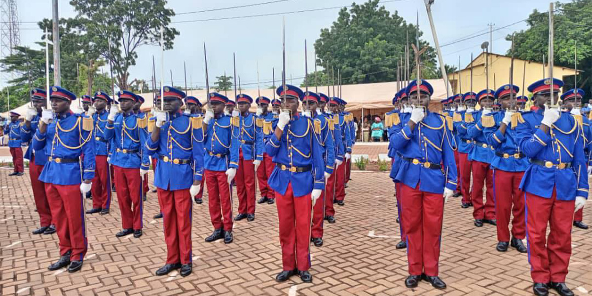 123 nouveaux sous-lieutenants diplômés de l’académie militaire Georges Namoano