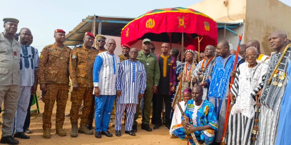 Visite ministérielle au roi Untaanba du Gulmu pour renforcer l'unité nationale