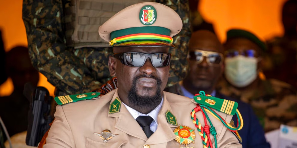 Mamadi Doumbouya se promeut général d'armée et élève plusieurs officiers au rang de général