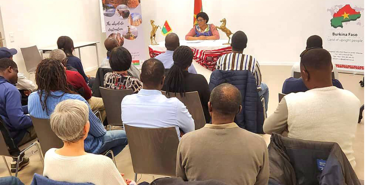 Rencontre de l'ambassadeur du Burkina avec la diaspora en Autriche : mobilisation pour la paix et le développement