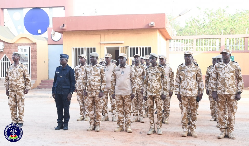 Montée des couleurs à la Police Nationale