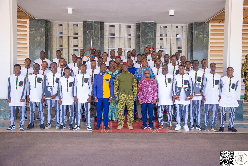 Audience du Président du Faso : Ibrahim Traoré encourage les Étalons U17 pour l'avenir