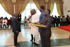 Burkina: Nana Addo Dankwa AKUFO-ADDO élevé à la dignité de Grand-Croix de l’Ordre National