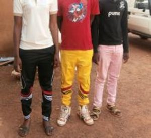 Commune de Réo: Trois présumés arnaqueurs appréhendés par…