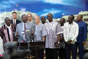 Kosyam: Le Révérend Dr Barnabas MTOKAMBALI remercie Roch…