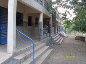 Toma : les élèves saccagent et mettent à…