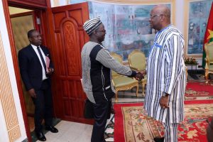 Burkina: l&rsquo;ordre des pharmaciens chez le président du…