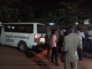 Ouagadougou: La police nationale réprime des fumeurs dans…