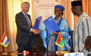 Economie: Le Royaume des Pays-Bas accorde un financement…