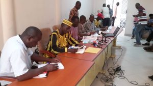 Crise au Ministère des finances: les syndicats balancent…