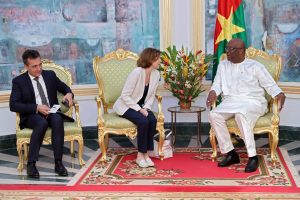 Lutte anti-terroriste au Sahel : la ministre des…