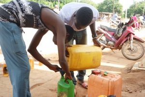 Burkina: Le litre d&rsquo;essence se négocie entre 1000…