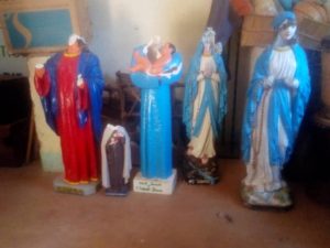 Dissin: des hommes vandalisent une église
