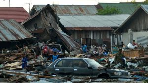 Tsunami en Indonésie : 832 personnes décédées et…