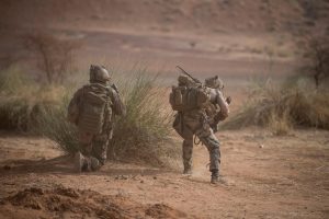 Sahel: Macron conditionne la suite de l’opération militaire « Barkhane » à une « clarification » de la part des pays du Sahel