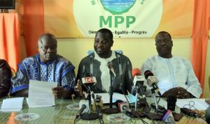 Burkina: la majorité présidentielle invite les partenaires sociaux à accepter la trêve sociale