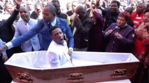 Afrique du Sud: une plainte contre un pasteur, pour une « résurrection »