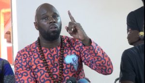 Bénin: Kémi Seba veut porter plainte contre l’Etat ivoirien et un ministre béninois