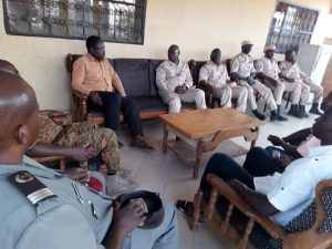 Le Chef d’Etat Major Général des Armées (CEMGA) chez le Maire de la commune de Fada N’gourma.
