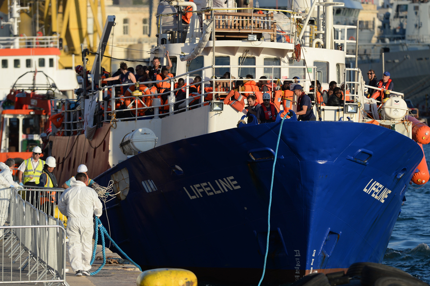 Italie: Malte inculpe trois migrants…
