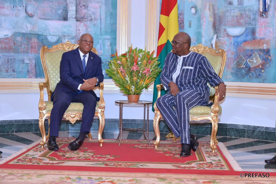 Attaques terroristes au Burkina :…