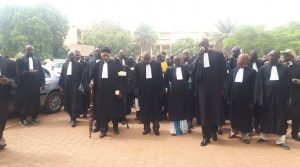 Justice: les avocats prolongent leu grêve pour deux semaines