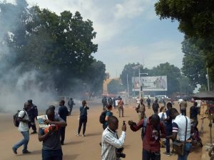 Burkina: la police disperse à coup de lacrymogène la marche de l'UAS à Ouagadougou