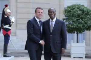 Côte d'ivoire: Emmanuel Macron aurait demandé à Alassane Ouattara de reporter les élections