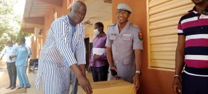 Maison d'arrêt et de Correction de Ouagadougou: l'ex ministre de la défense fait un don de médicament