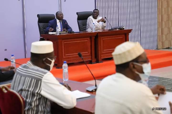 Dialogue Politique