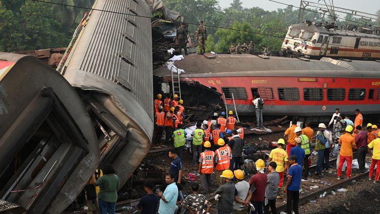 Inde : ce qu’on sait de l’accident de trains qui a fait près de 300 morts ?