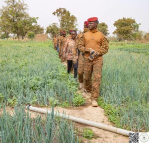 Le Président du Faso Ibrahim TRAORÉ échange avec les familles des combattants