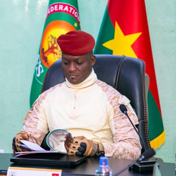 Conseil des ministres : Renforcement de la sécurité et réforme des services postaux au Burkina Faso