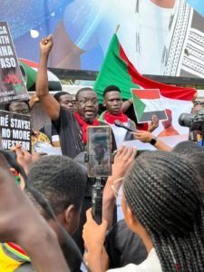 Marche de solidarité : des jeunes au Ghana soutiennent le Capitaine Ibrahim Traoré