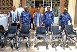 Don de fauteuils roulants au CHR de Dori : un geste fort de la Quatrième Légion de Gendarmerie
