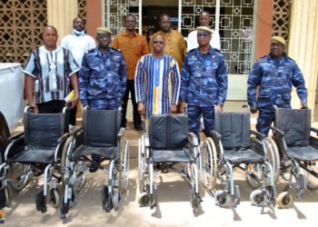 Don de fauteuils roulants au CHR de Dori : un geste fort de la Quatrième Légion de Gendarmerie