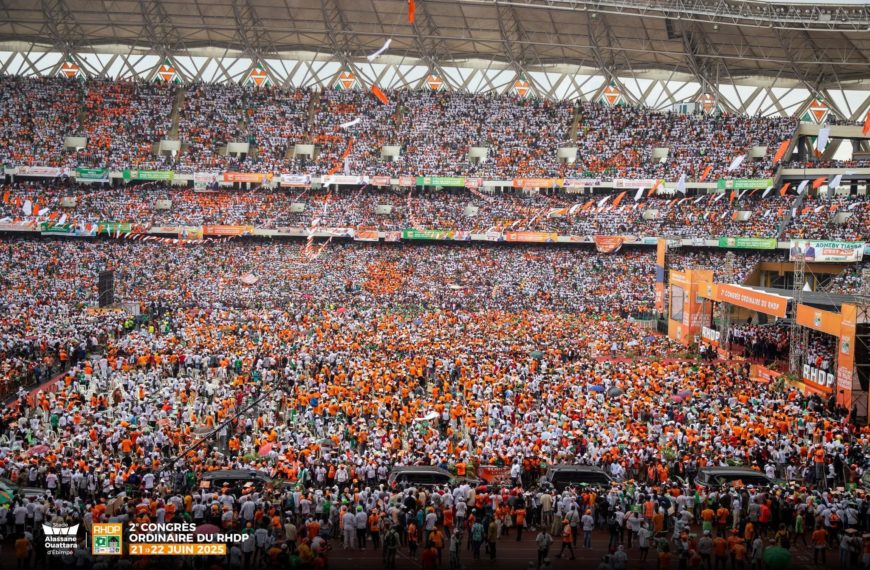 Présidentielle en Côte d’Ivoire : Alassane Ouattara entretient le suspense sur sa candidature