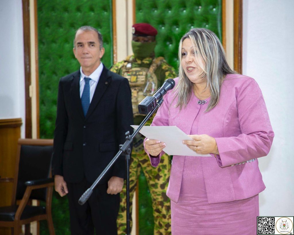 La nomination de Madame Enith Perez RETURETA, ambassadeur extraordinaire et plénipotentiaire de la République de Cuba auprès du Burkina Faso témoigne du dynamisme de la coopération entre les deux pays