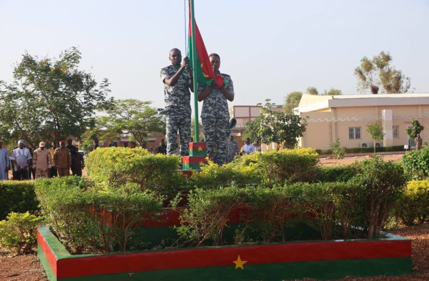 Montée des couleurs des FDS : un symbole fort de cohésion nationale