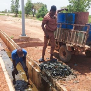 Incivisme à Ouagadougou : deux individus arrêtés pour pollution du drain de Tanghin