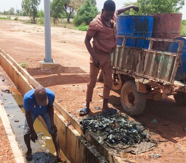 Incivisme à Ouagadougou : deux individus arrêtés pour pollution du drain de Tanghin