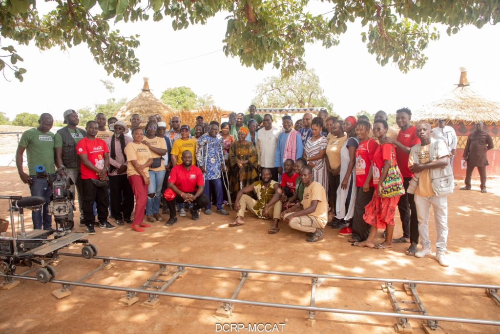 Le premier ministre sur le plateau de tournage de la saison 2 de la série Burkinabè Bienvenue à Kikidéni