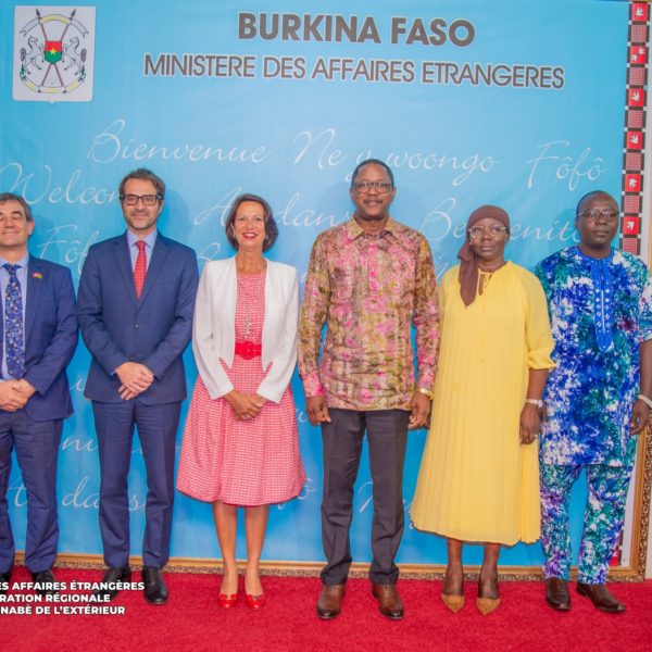 Élection du Haut-Commissaire des Nations Unies pour les Réfugiés : la Suisse sollicite le soutien du Burkina…
